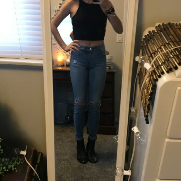 Black Crop Tank - Picture 2 of 2